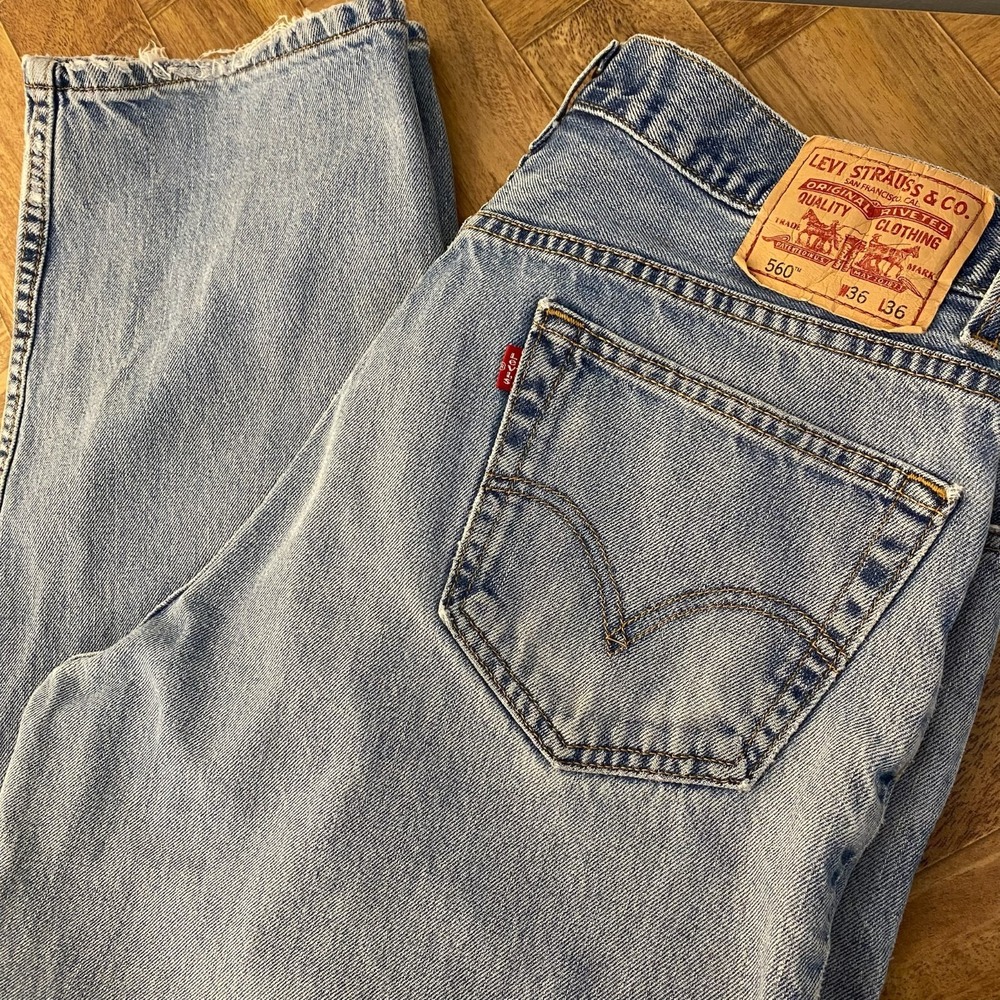 Vintage Y2K Levis 560 Jeans Mens 36x36 Light Wash Comfort Fit Cotton Distressed